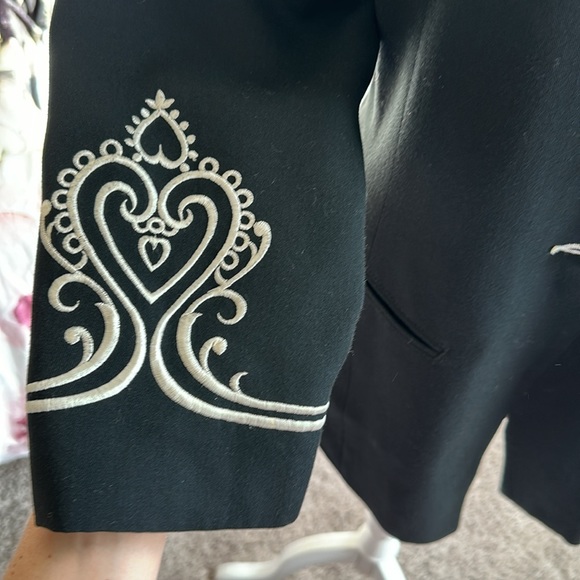 Karen Kane Vintage Wool Mock  Neck Fitted Blazer With Embroidery & Metal Buttons - Picture 4 of 13